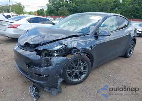 2025 Tesla Model Y Long Range Dual Motor All-Wheel Drive z USA, uszkodzony, nr VIN 7SAYGDEE3SA361379